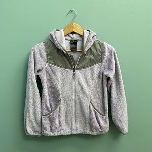 • FLEECE JACKET •